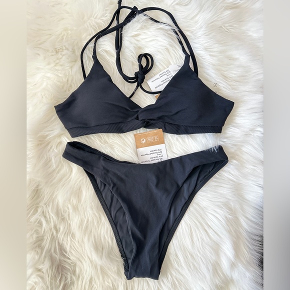 Berlook Balck Twist Backless Bikini Set, NWT - Picture 7 of 7